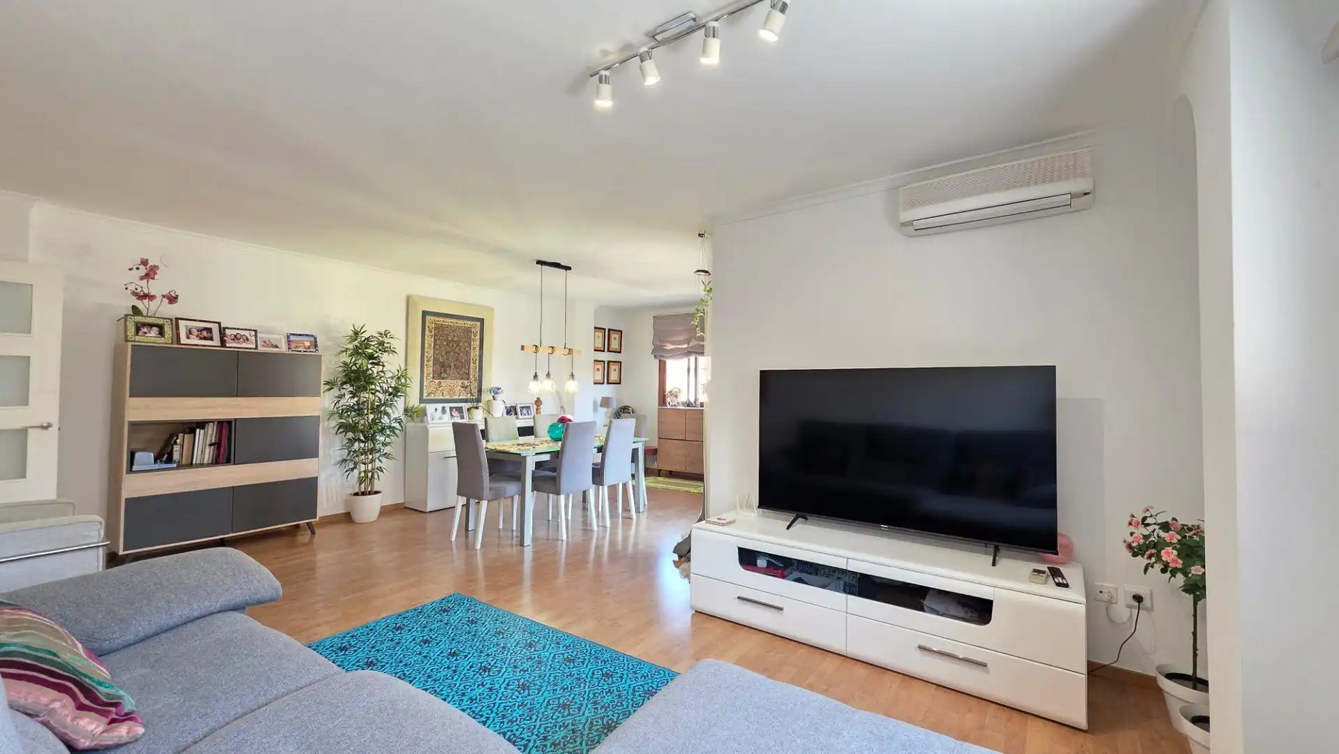 Sala d'estar de Pis en venda en Gandia amb Aire condicionat i Balcó