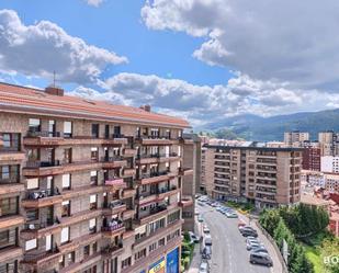 Vista exterior de Pis en venda en Bilbao  amb Terrassa