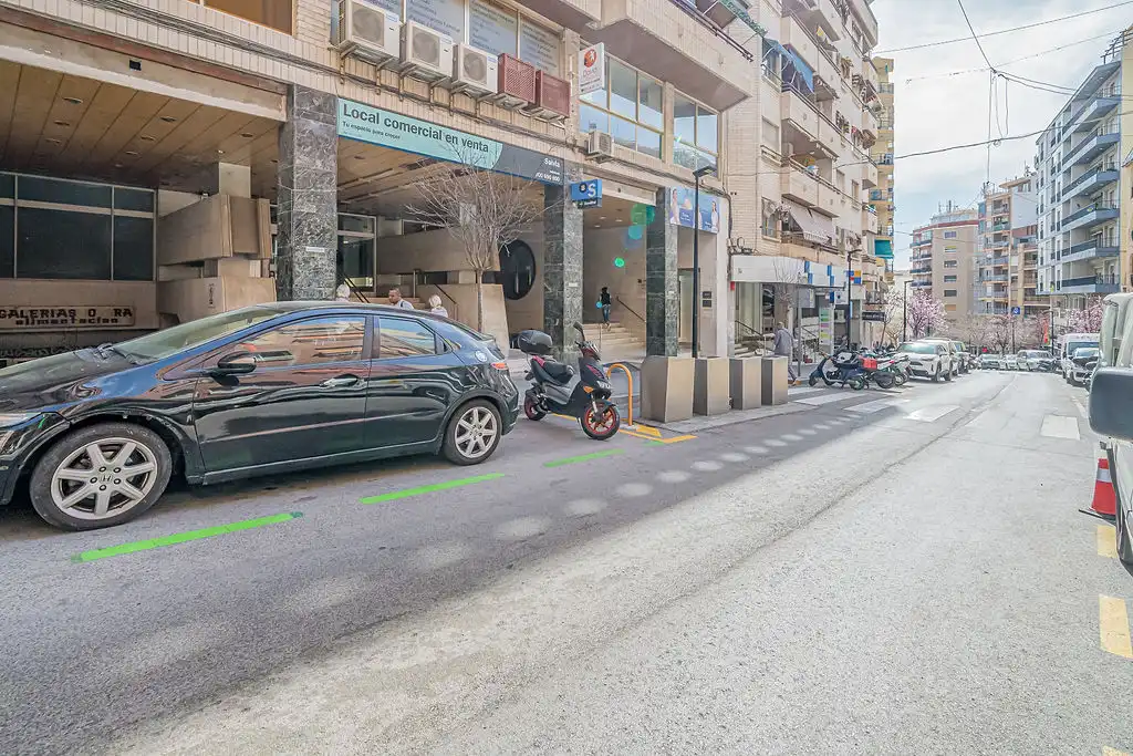Gewerbefläche zum Verkauf in Av de Ifach, imagen 2