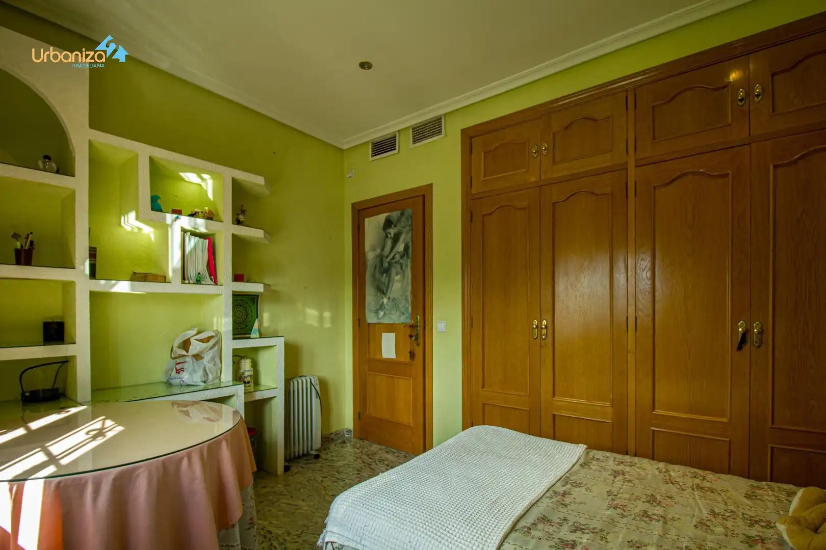 Dormitori de Casa o xalet en venda en Badajoz amb Aire condicionat, Jardí privat i Terrassa