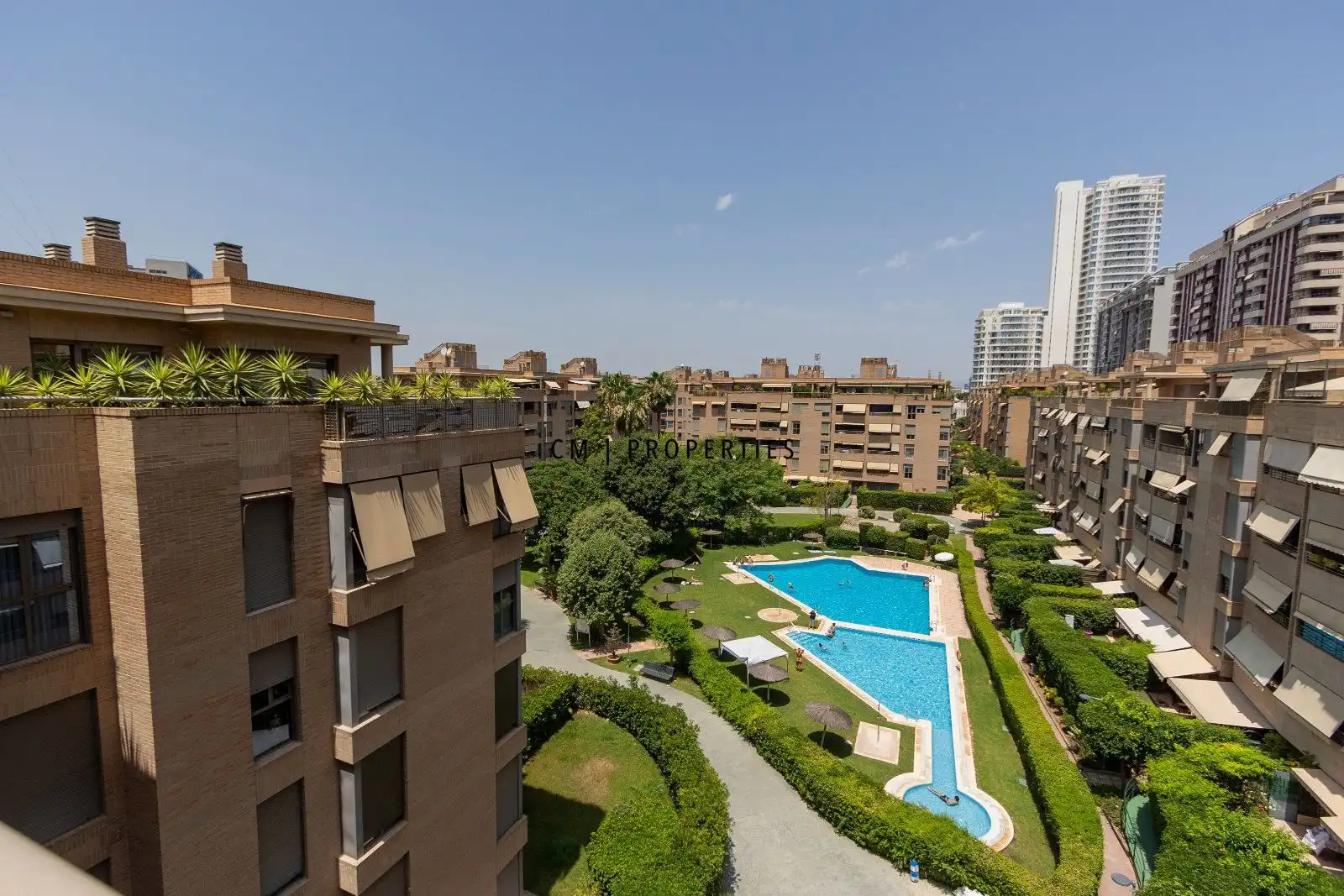 Vista exterior de Ático de alquiler en Valencia con Aire acondicionado, Calefacción y Trastero
