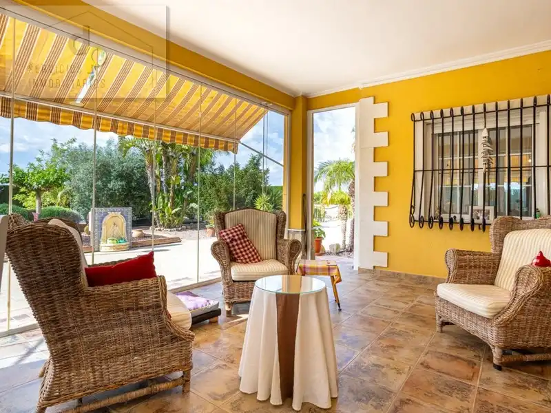Detached house with pool for sale in La Foia - Daimés - Asprella