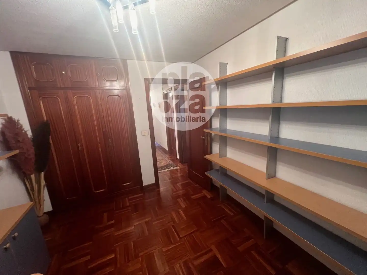 Wohnung zur Miete in Burgos mit Heizung, Terrasse und Abstellraum
