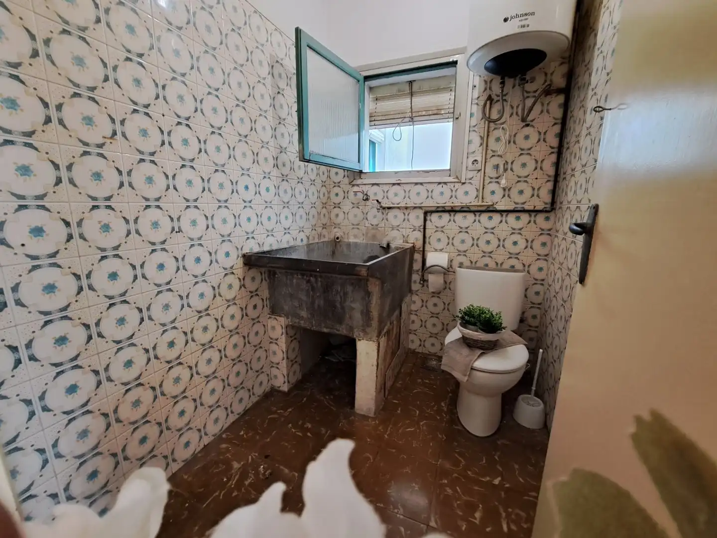 Baño de Casa adosada en venta en Rubí con Terraza y Alarma