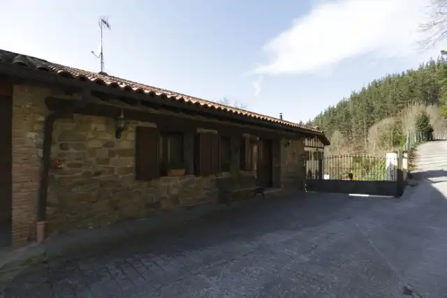 Vista exterior de Finca rústica en venta en Elgoibar con Calefacción, Jardín privado y Terraza