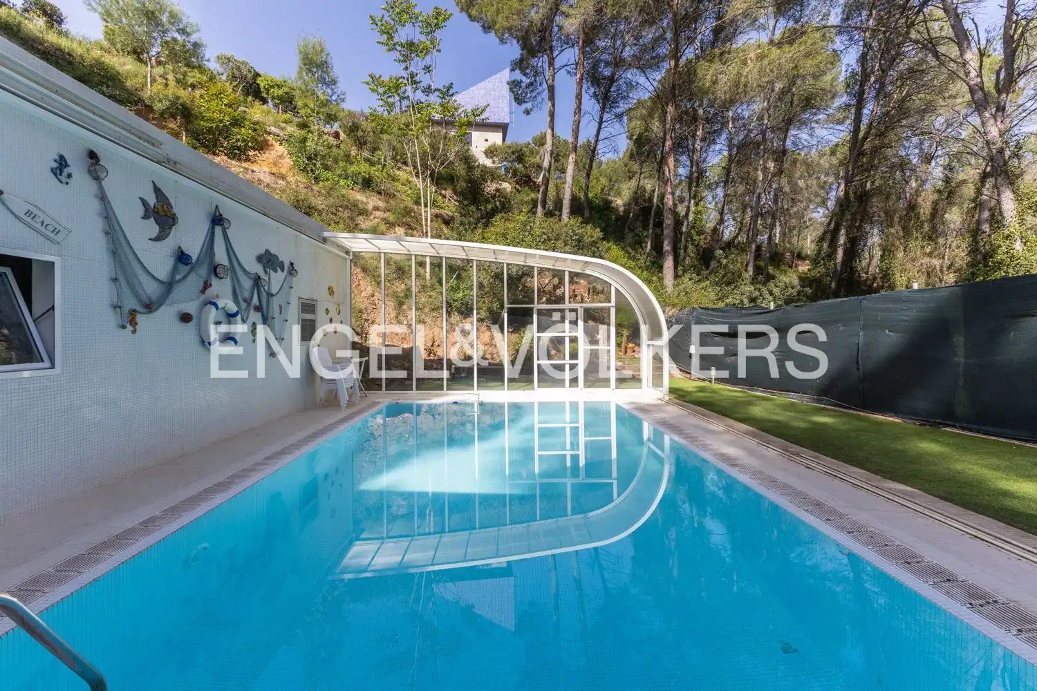 Swimming pool of Houses for sale in Gilet  with Air Conditioner, Heating and Private garden