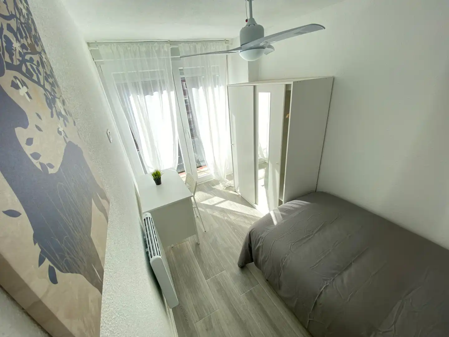 Habitación de Piso de alquiler en Madrid con Calefacción, Amueblado y Horno