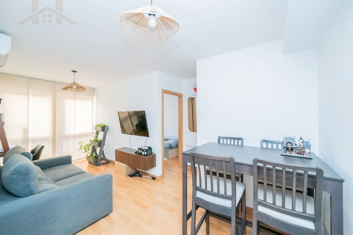 Living room of Flat for sale in Colmenar Viejo  with Air Conditioner, Heating and Parquet flooring