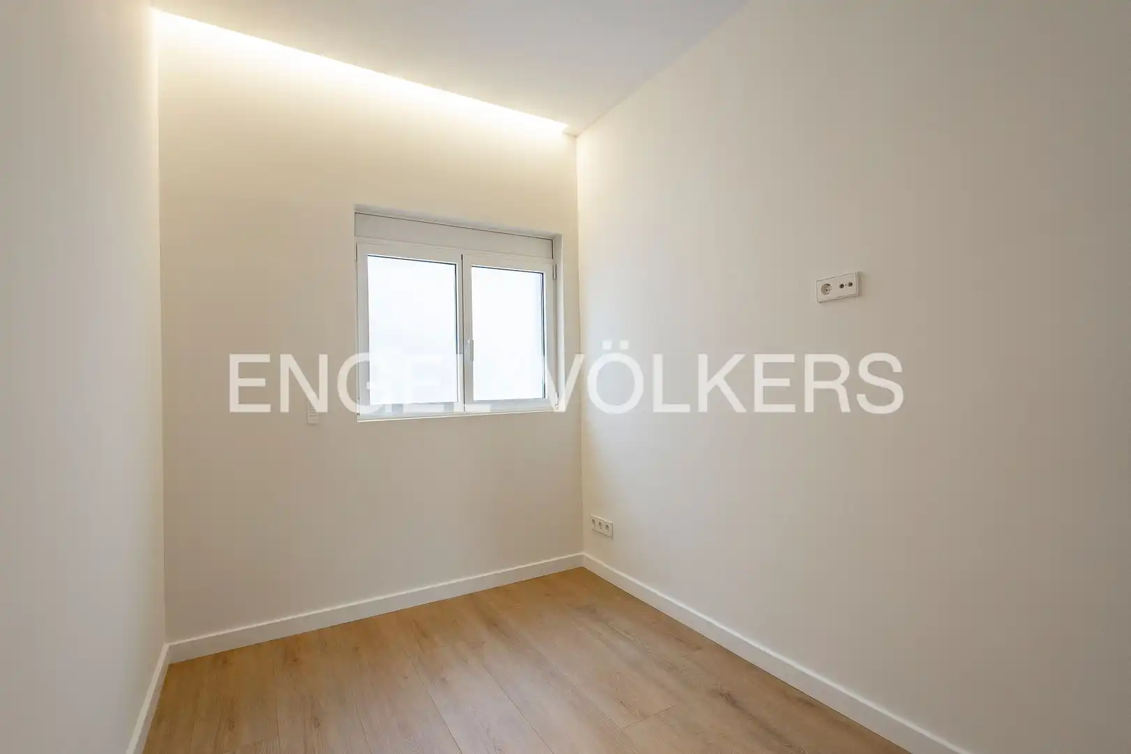 Bedroom of Flat for sale in Barcelona  with Air Conditioner, Heating and Parquet flooring