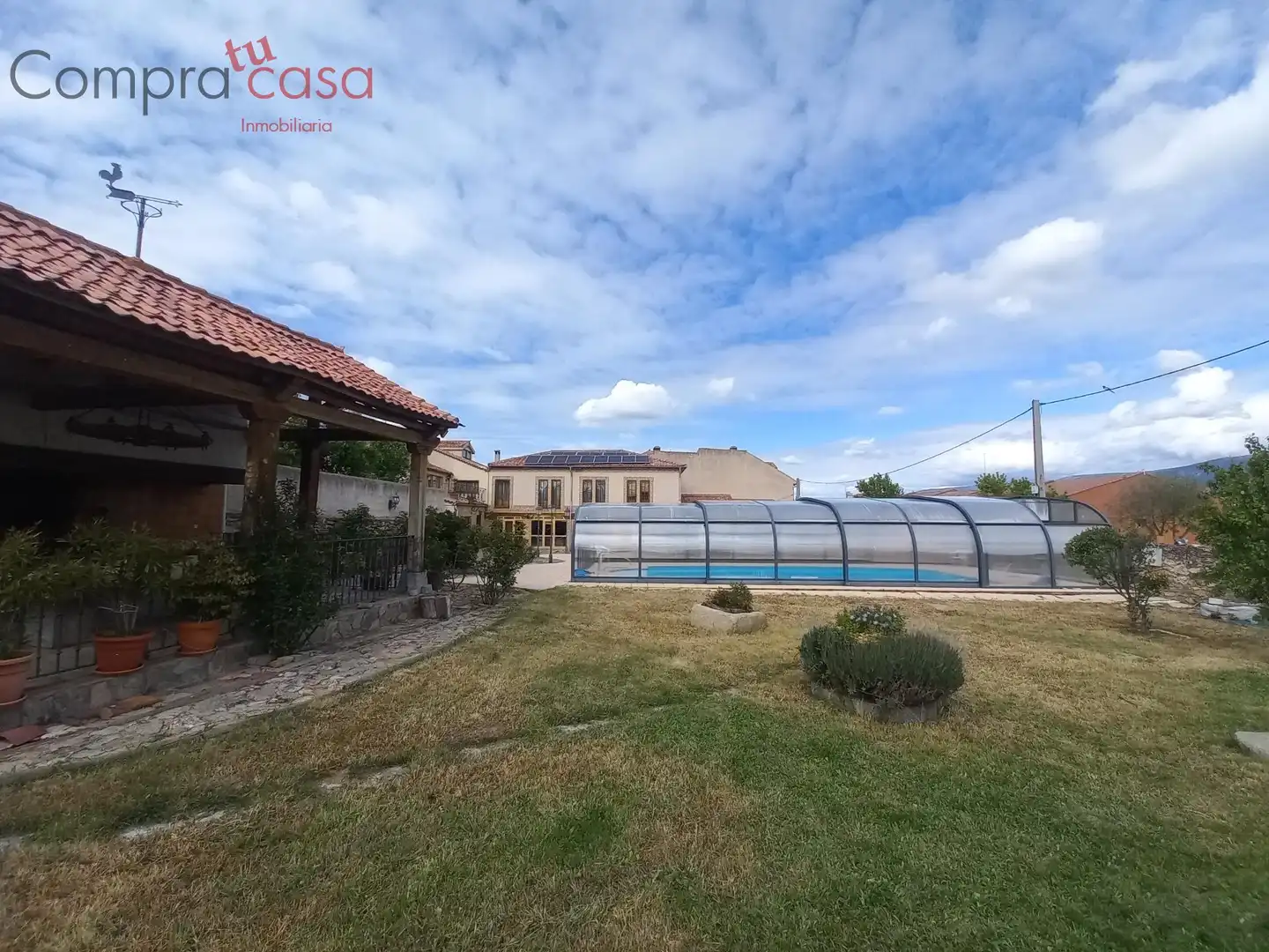Schwimmbecken von Haus oder Chalet zum Verkauf in Torrecaballeros mit Klimaanlage, Heizung und Privatgarten