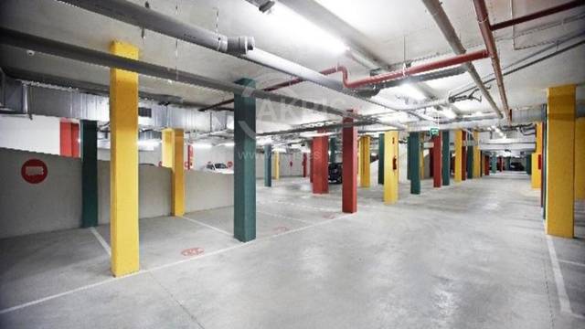 Garaje en Venta en N/A en Segle XX