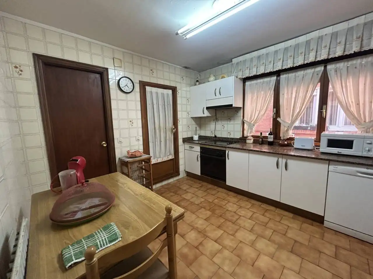 Küche von Wohnung zum Verkauf in Oviedo  mit Heizung, Parkett und Abstellraum