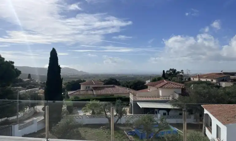 Vista exterior de Casa o xalet en venda en Roses amb Aire condicionat, Calefacció i Jardí privat