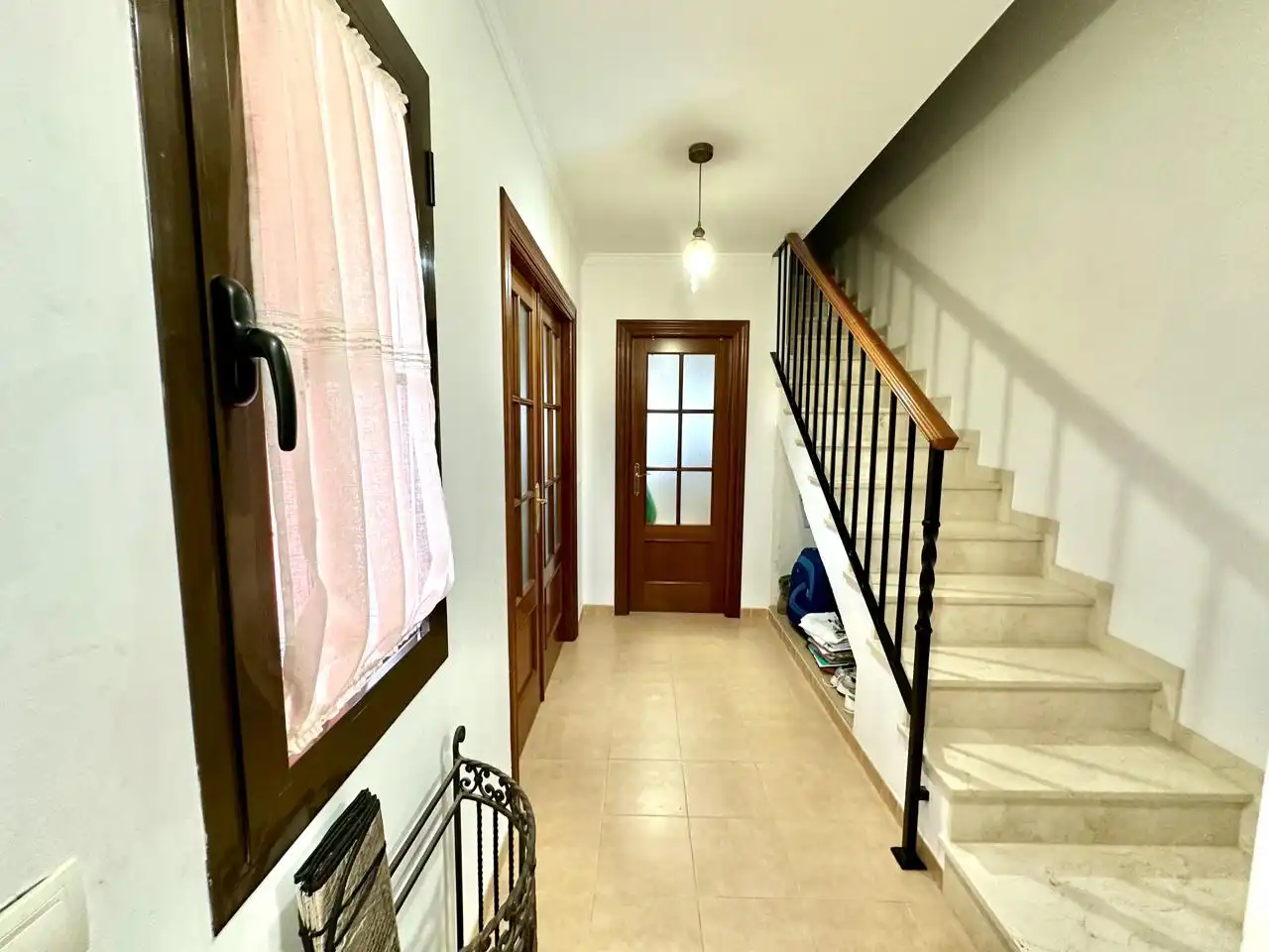 Casa adosada en venda en Sierra de Yeguas amb Terrassa