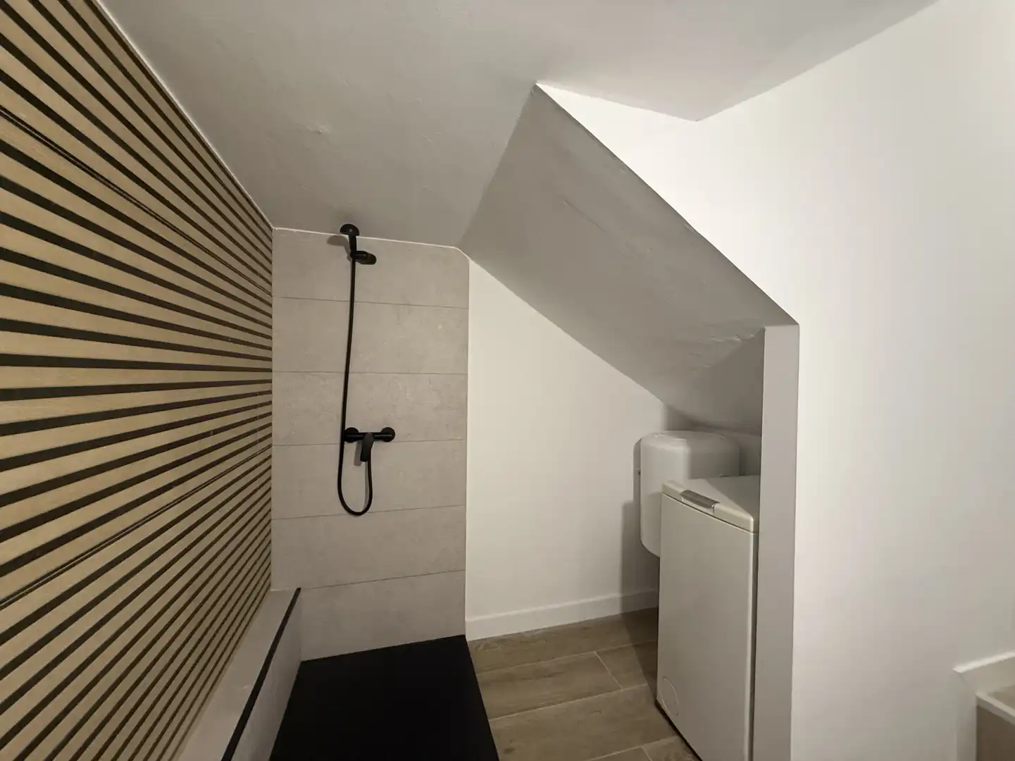 Baño de Piso en venta en Oviedo  con Jardín privado