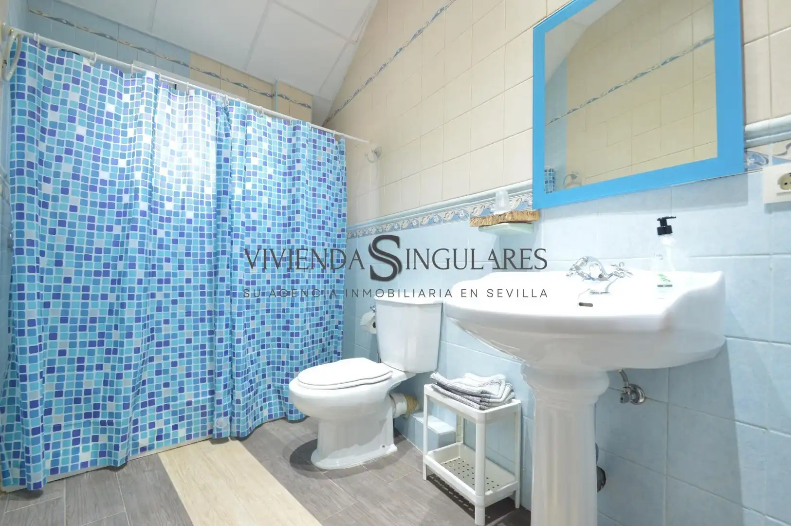 Bathroom of Houses for sale in Arroyomolinos de León  with Air Conditioner, Terrace and Furnished