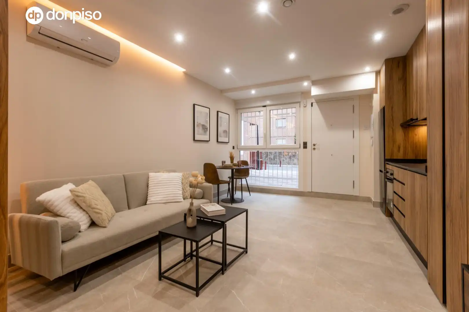 Sala d'estar de Loft en venda en Granada amb Aire condicionat, Calefacció i Alarma