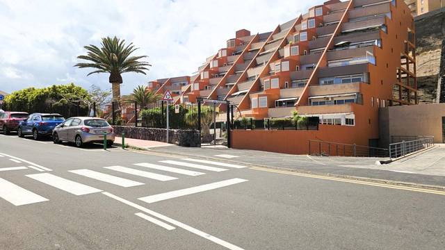 Garaje en Venta en Calle JUAN SEBASTIAN ELCANO en Radazul