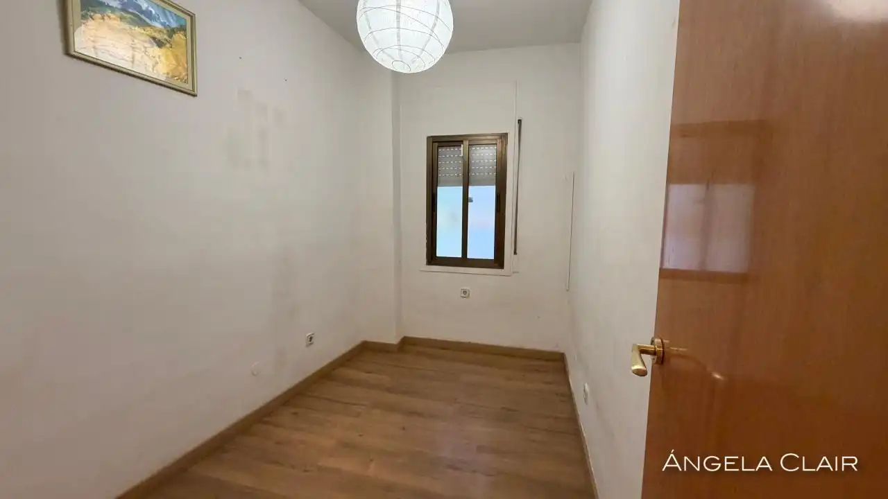 Bedroom of Flat for sale in Barcelona  with Air Conditioner, Heating and Parquet flooring