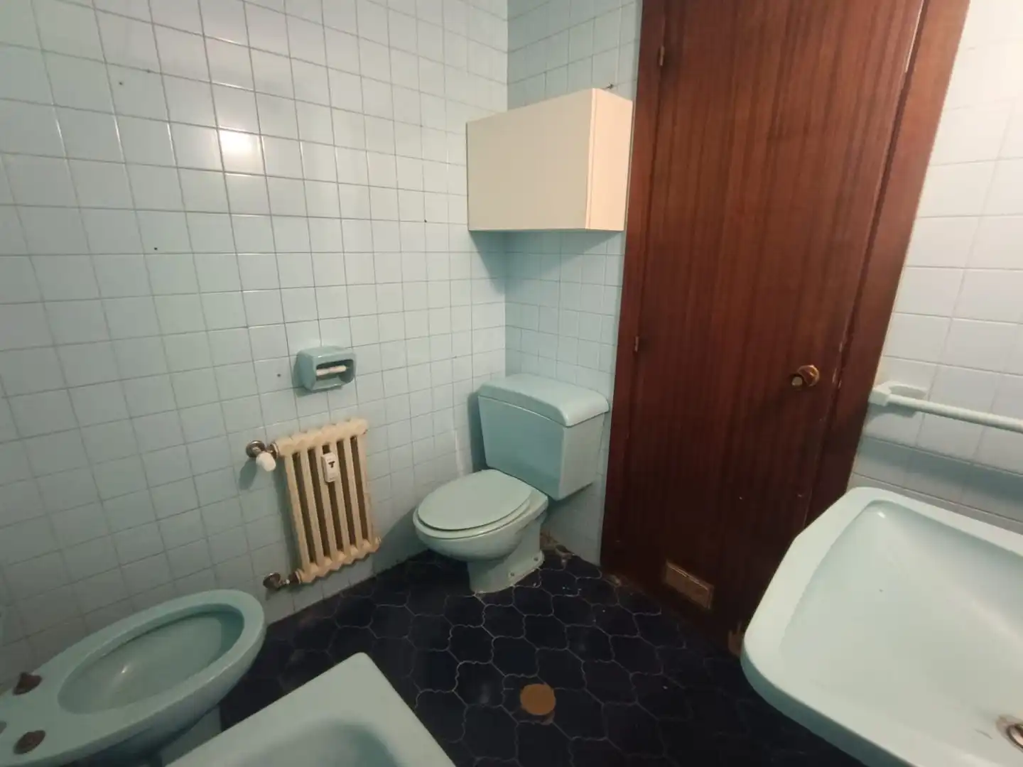 Bathroom of Flat for sale in Oviedo   with Heating, Terrace and Storage room