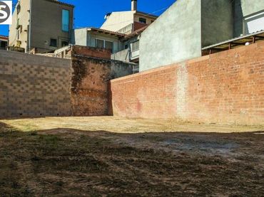 Terreno residencial en venta en Calle MILÀ I FONTANALS