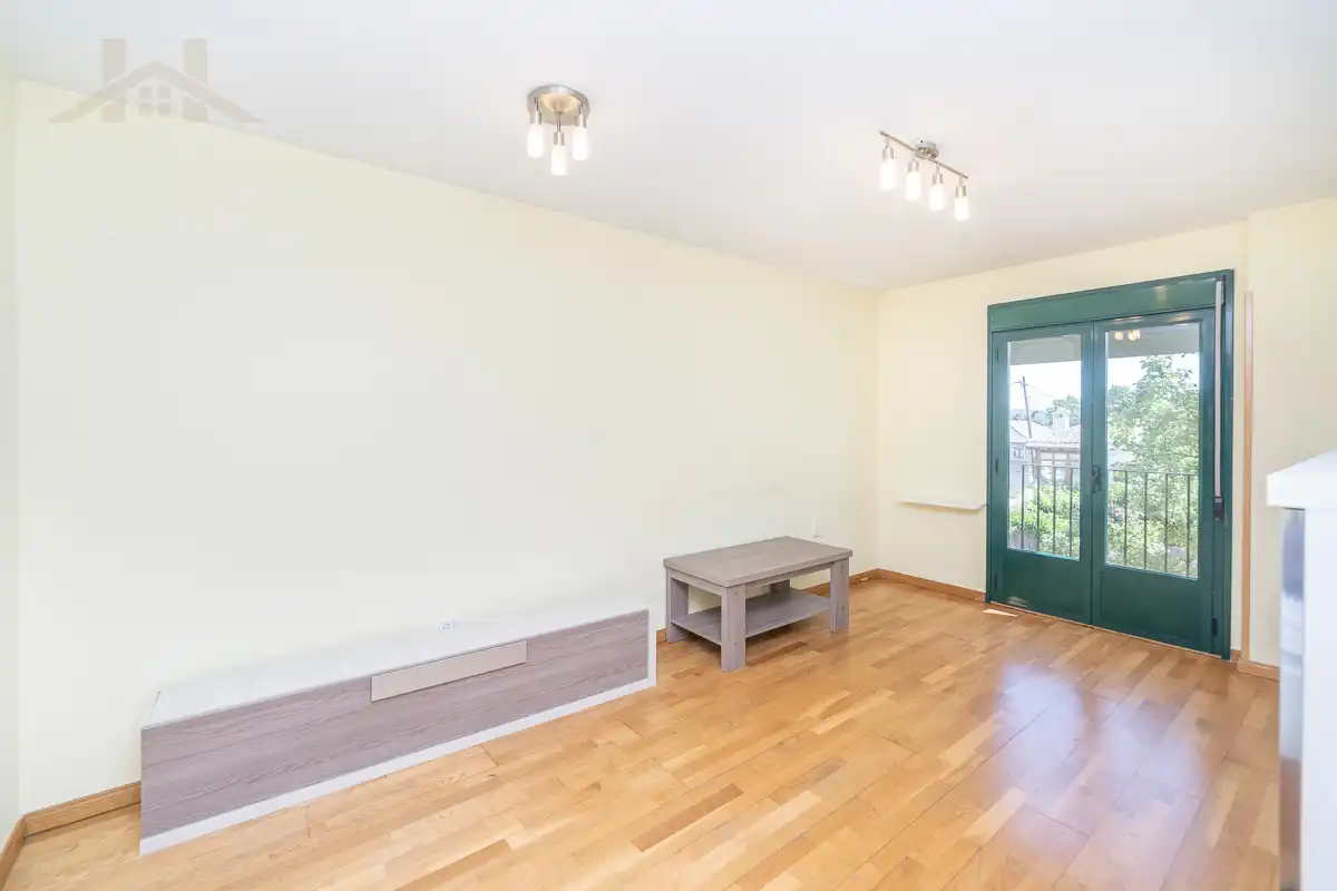 Sala de estar de Piso en venta en El Escorial con Calefacción, Parquet y Terraza