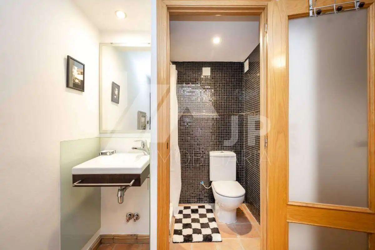 Bathroom of Duplexes for rent in Granada  with Heating, Furnished and Balcony