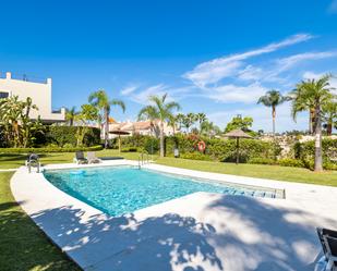 Jardí de Casa adosada en venda en Estepona amb Aire condicionat, Calefacció i Jardí privat