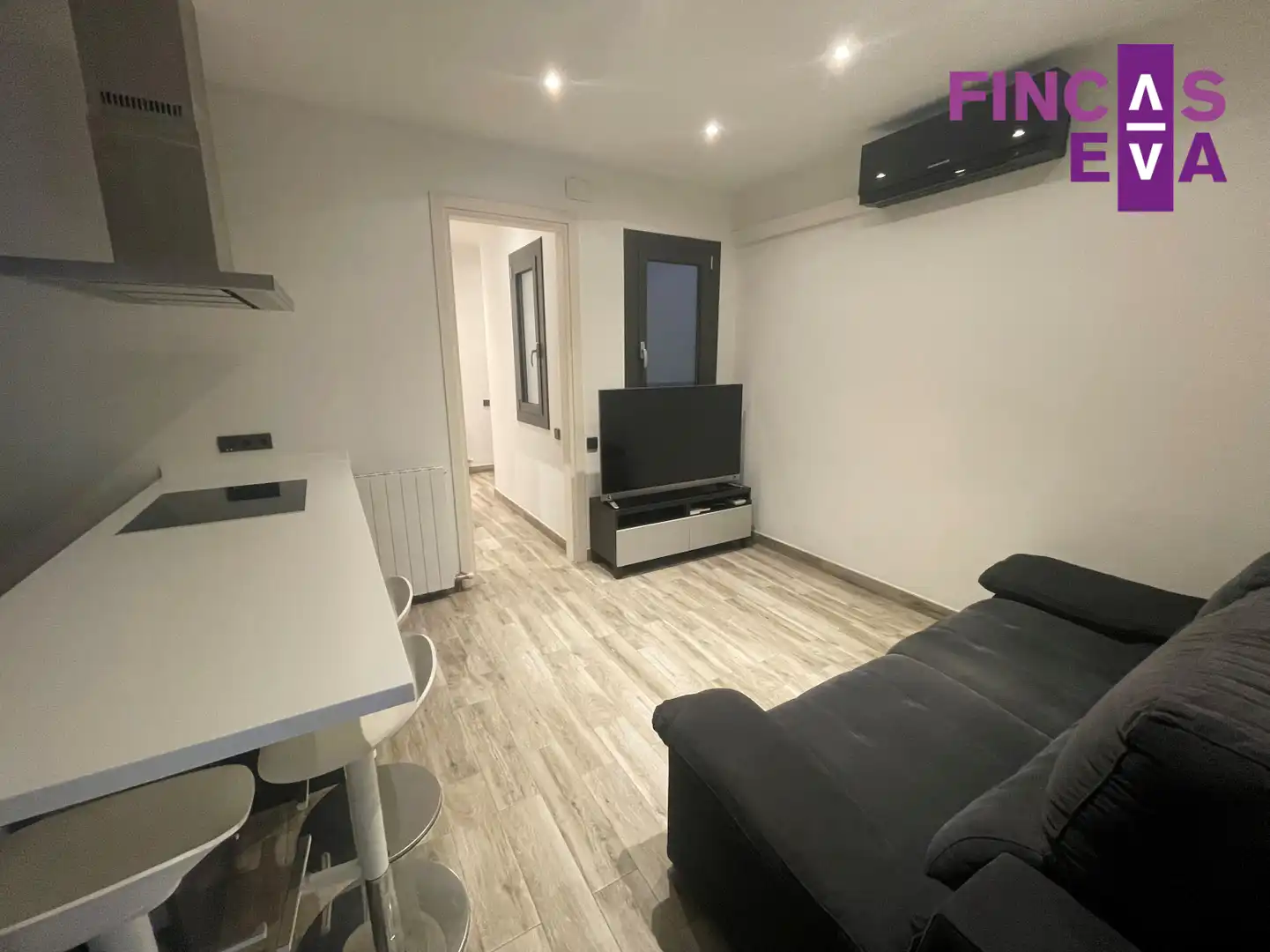 Sala de estar de Piso en venta en  Barcelona Capital con Calefacción, Parquet y Balcón