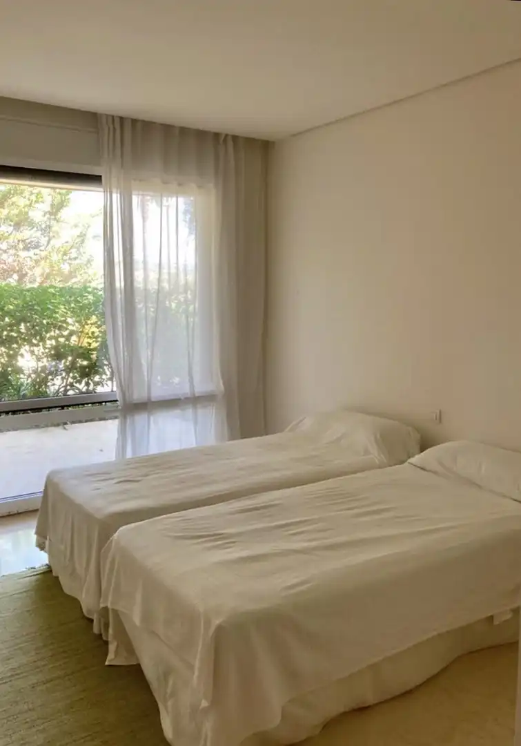 Habitación de Planta baja en venta en Sotogrande con Aire acondicionado, Terraza y Piscina