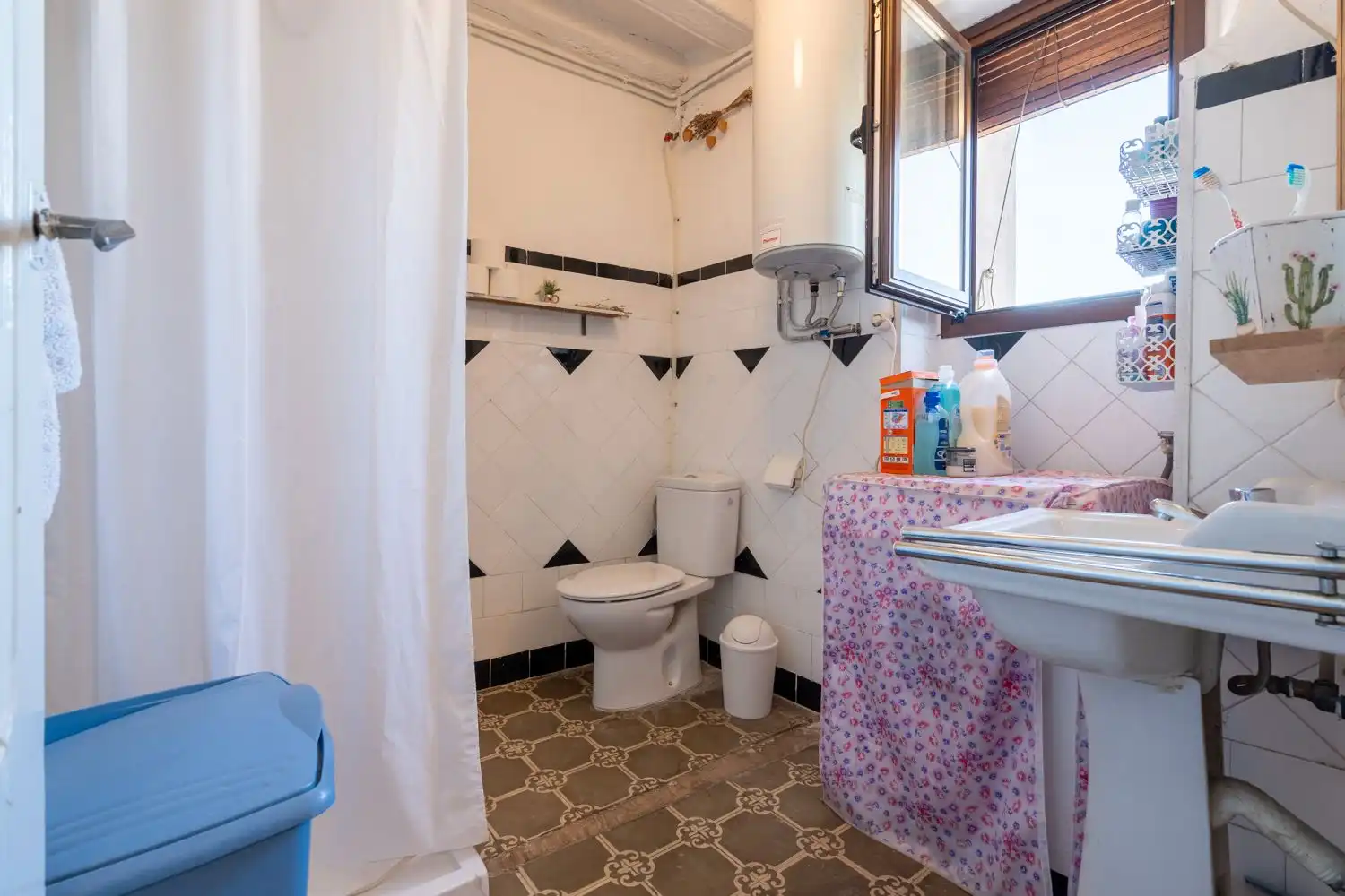 Semi-detached house with terrace for sale in Horta de Sant Joan, imagen 8