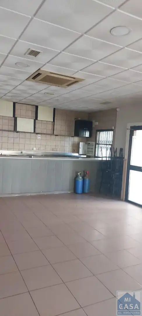 Local commercial à vendre à Oeste