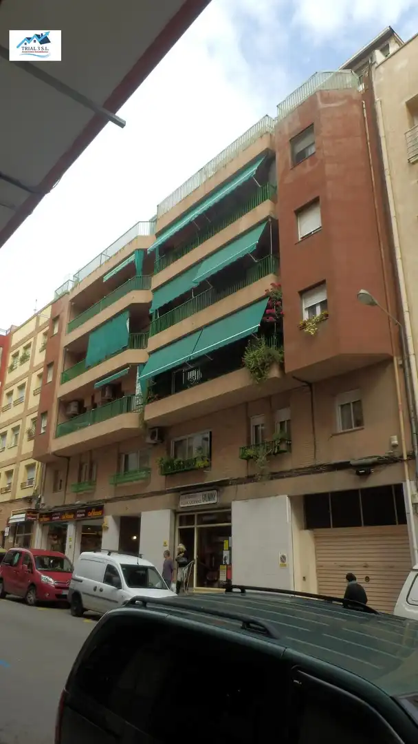 Pis amb ascensor en venda a Calle GELIDA