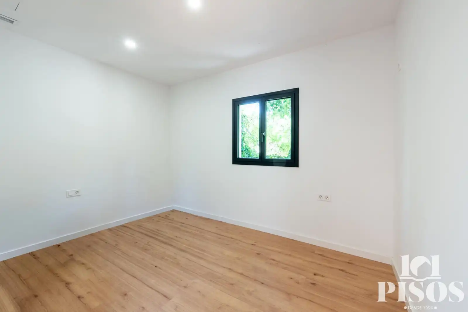 Dormitori de Casa o xalet en venda en Sant Cugat del Vallès amb Aire condicionat, Calefacció i Jardí privat