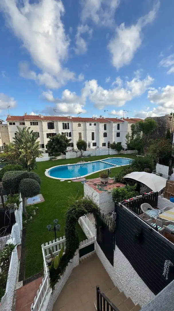 Garten von Einfamilien-Reihenhaus zum Verkauf in Torredembarra mit Klimaanlage, Heizung und Privatgarten