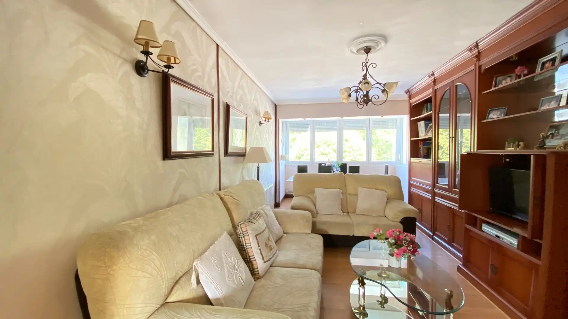 Sala de estar de Piso en venta en Gernika-Lumo con Calefacción, Terraza y Amueblado