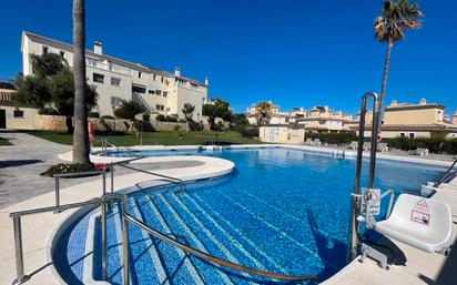 Piscina de Casa o xalet en venda en Vélez-Málaga amb Aire condicionat, Terrassa i Moblat