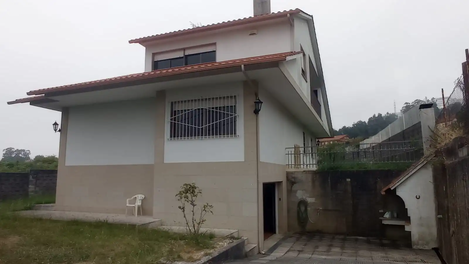 Vista exterior de Casa o chalet en venta en Vigo  con Calefacción, Jardín privado y Parquet