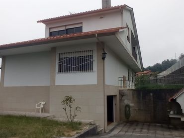 Casa amb balcó en venda a Estrada de Bembrive