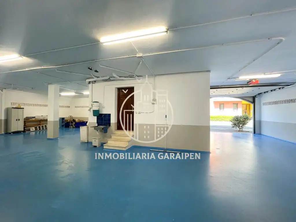 Parkplatz von Garage zum Verkauf in Aia