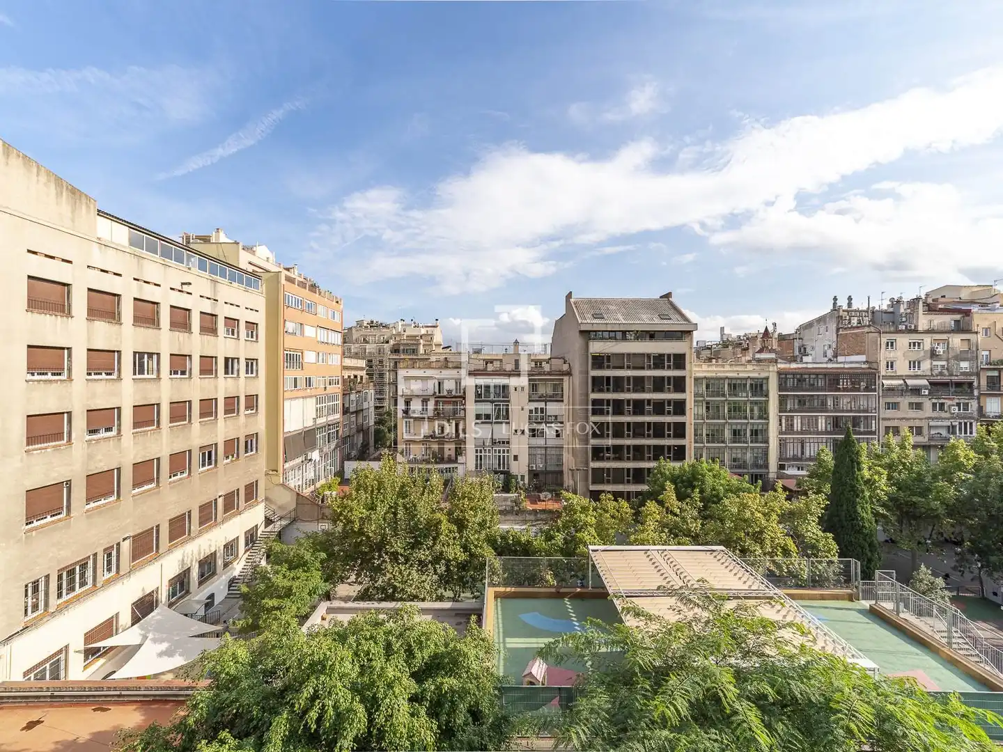 Vista exterior de Piso en venta en Barcelona con Aire acondicionado, Calefacción y Parquet