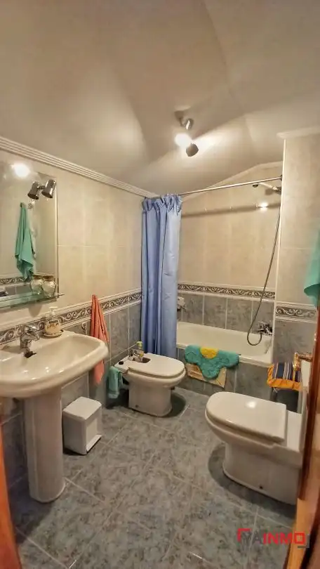 Baño de Casa o chalet en venta en Samaniego con Calefacción, Terraza y Trastero