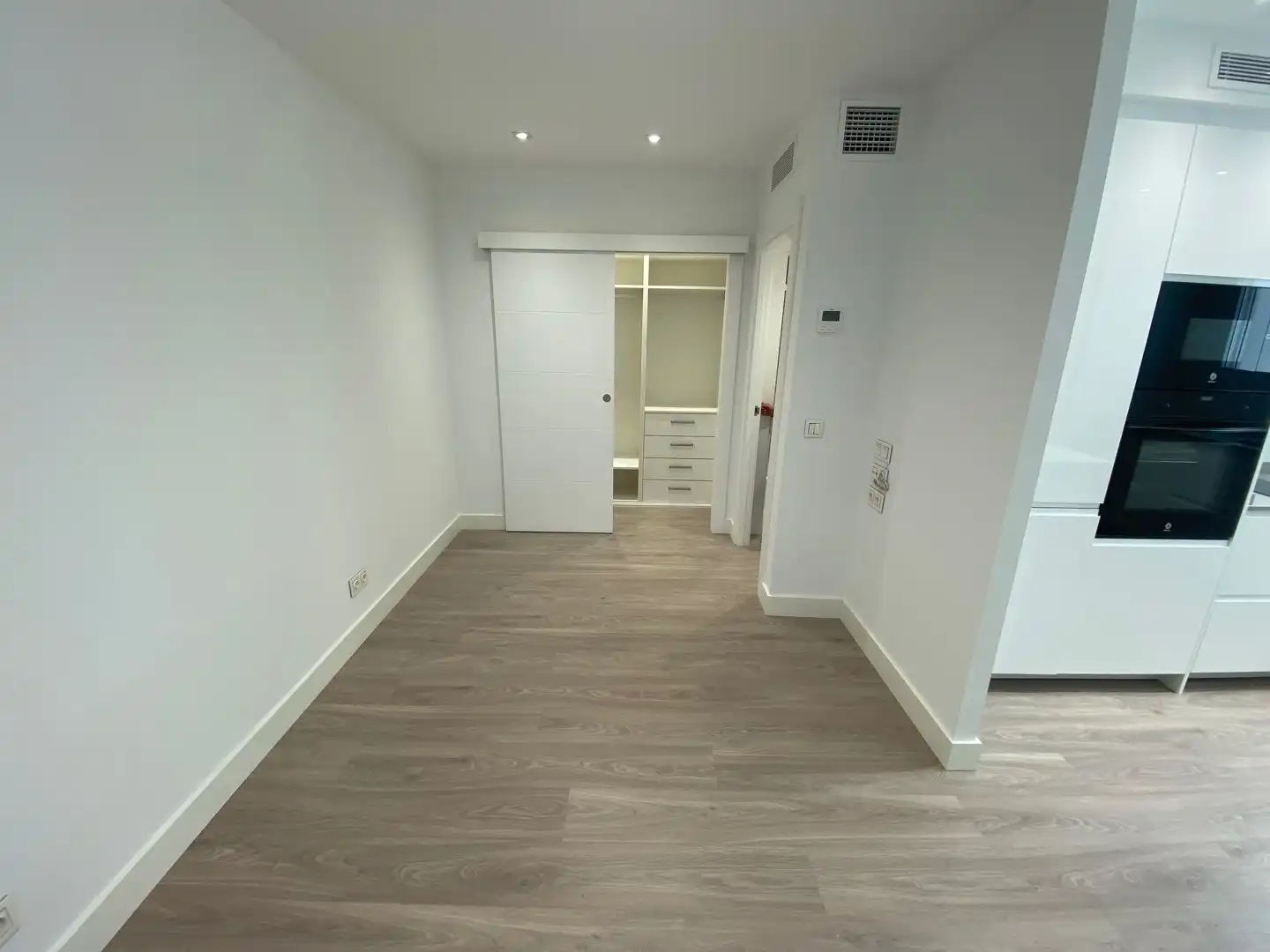 Study for rent in Zaragoza  with Furnished