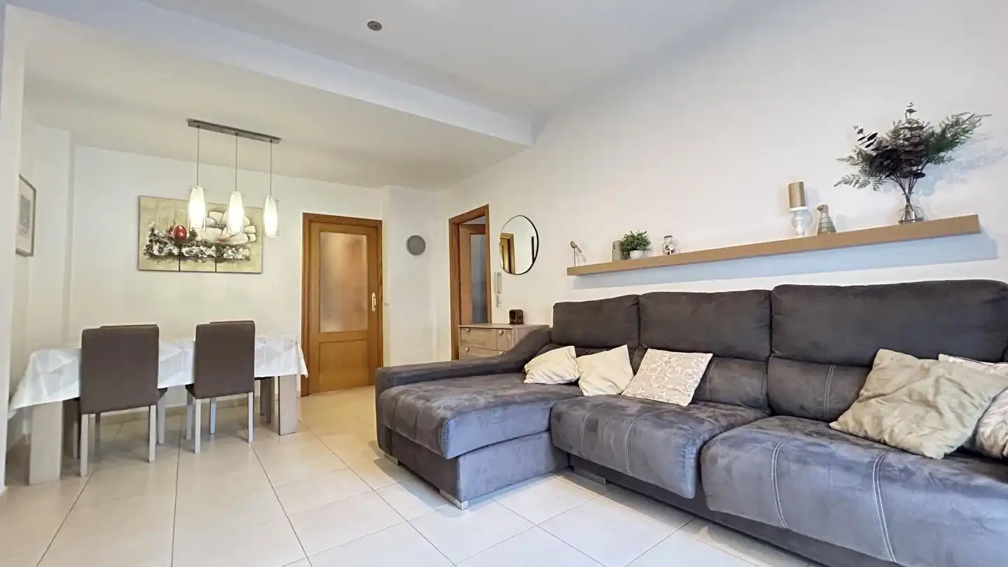 Maison mitoyenne avec balcon à vendre à Carcaixent