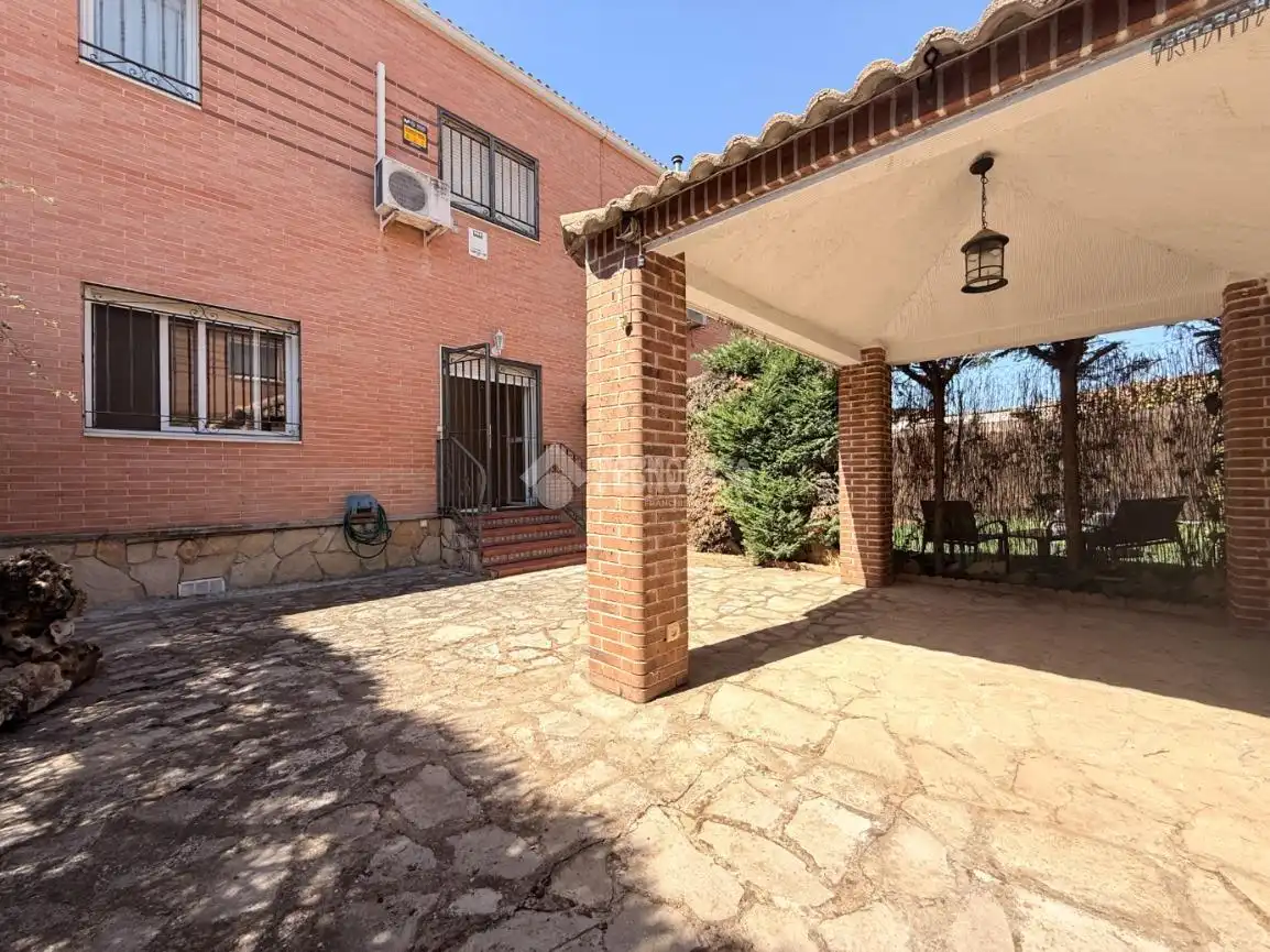 Semi-detached house for sale in Alovera, imagen 4