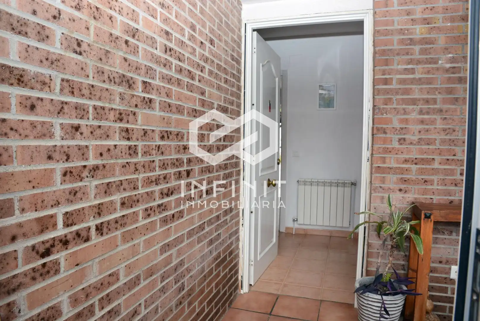 Houses for sale in Yebes  with Air Conditioner, Heating and Private garden
