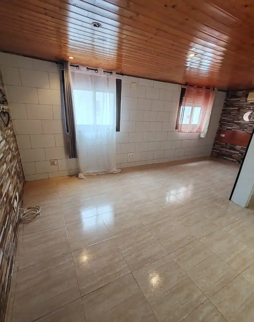 Study for sale in Badalona