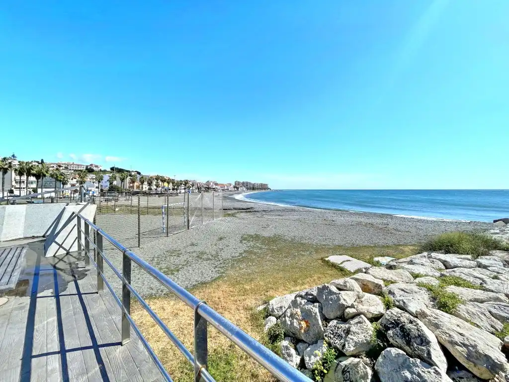 Vista exterior de Ático en venta en Vélez-Málaga con Terraza