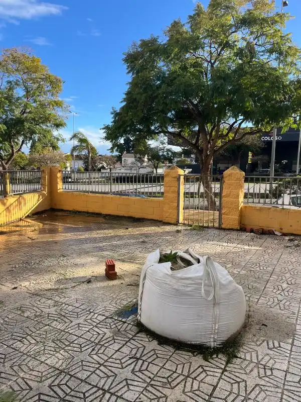 Edificio en venta en C. Maestro Tomás Bretón, Churriana - El Pizarrillo - La Noria-Guadalsol