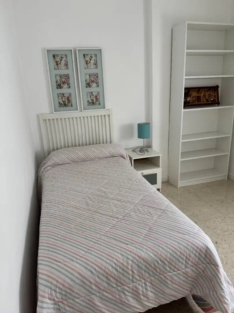 Bedroom of Flat for rent in Sevilla  with Air Conditioner, Heating and Terrace